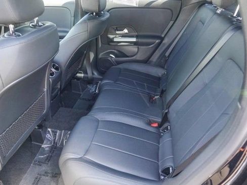 Used 2025 Mercedes-Benz GLA 250 image 18