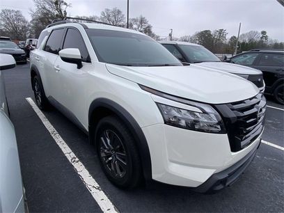 Used 2024 Nissan Pathfinder SV w/ Lighting Package (N92)