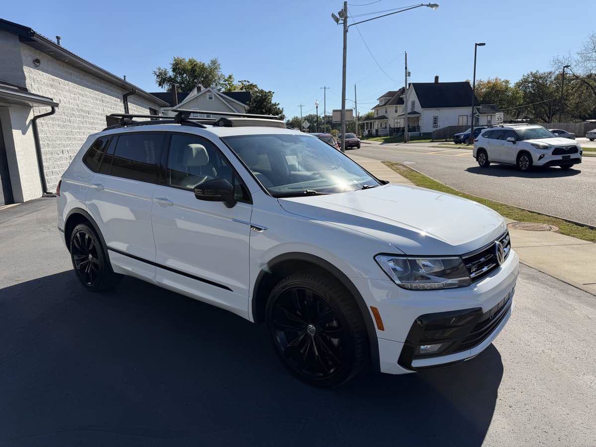 Used 2021 Volkswagen Tiguan SE R-Line AWD/4WD image 6