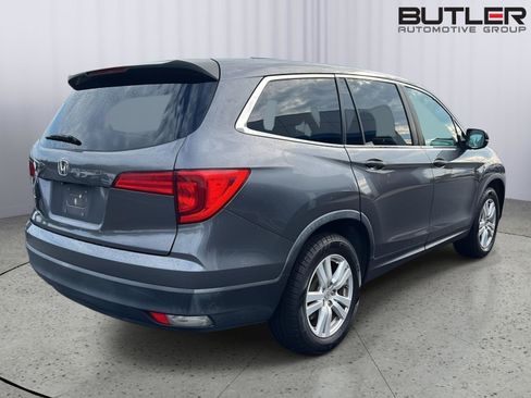 Used 2017 Honda Pilot LX image 4