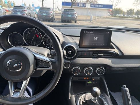 Used 2022 MAZDA MX-5 Miata Grand Touring w/ Weather Package image 16