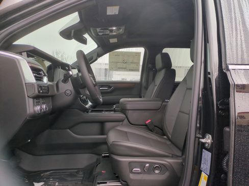 New 2026 GMC Yukon XL Denali w/ Sun & Power Step Package AWD/4WD image 12