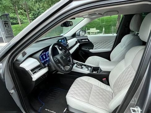 Used 2023 Mitsubishi Outlander SEL AWD/4WD image 10