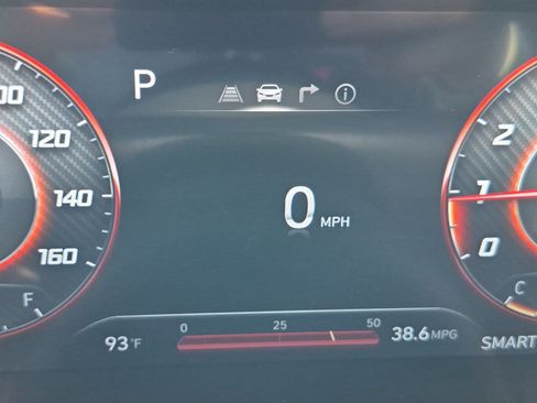 Certified 2025 Hyundai Elantra SEL FWD image 24