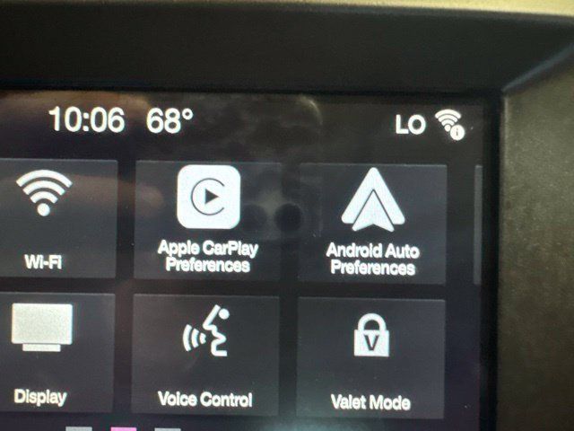 Used 2017 Ford Edge Titanium w/ Equipment Group 301A AWD/4WD image 8