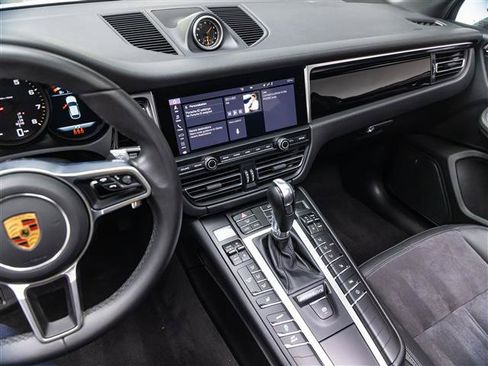 Used 2021 Porsche Macan AWD/4WD image 25