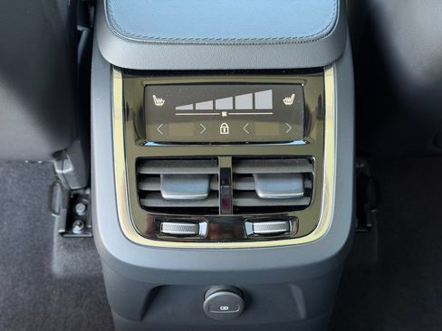 Used 2025 Volvo XC90 T8 Plus w/ Protection Package Premier AWD/4WD image 23