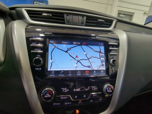 Used 2018 Nissan Murano SL w/ Moonroof Package image 16