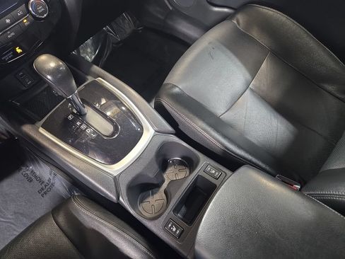 Used 2016 Nissan Rogue SL AWD/4WD image 28