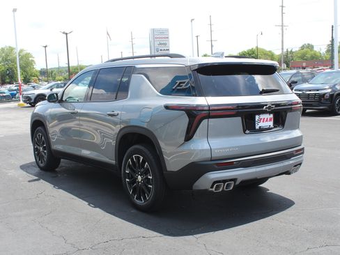 New 2026 Chevrolet Traverse LT w/ Sun and Wheel Package FWD image 5