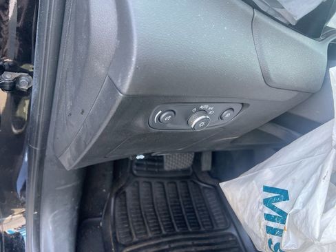 Used 2022 Buick Encore GX Preferred w/ Cold Weather Comfort Package FWD image 34