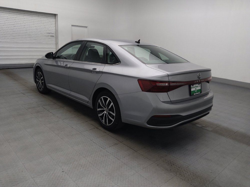 Used 2025 Volkswagen Jetta SE FWD image 3