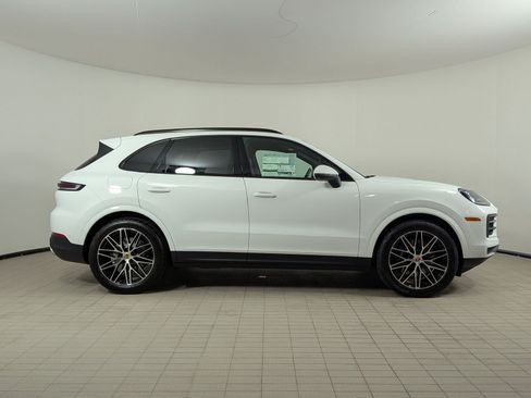 New 2026 Porsche Cayenne AWD/4WD image 8