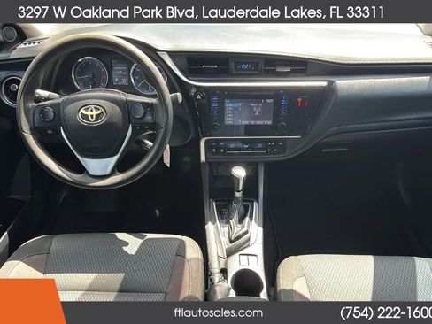 Used 2018 Toyota Corolla LE FWD image 24