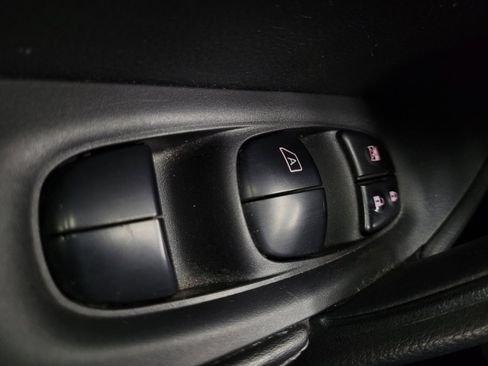 Used 2019 Nissan Rogue Sport S image 27