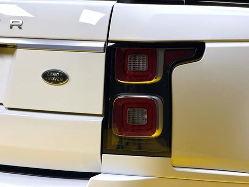 Used 2018 Land Rover Range Rover HSE image 7