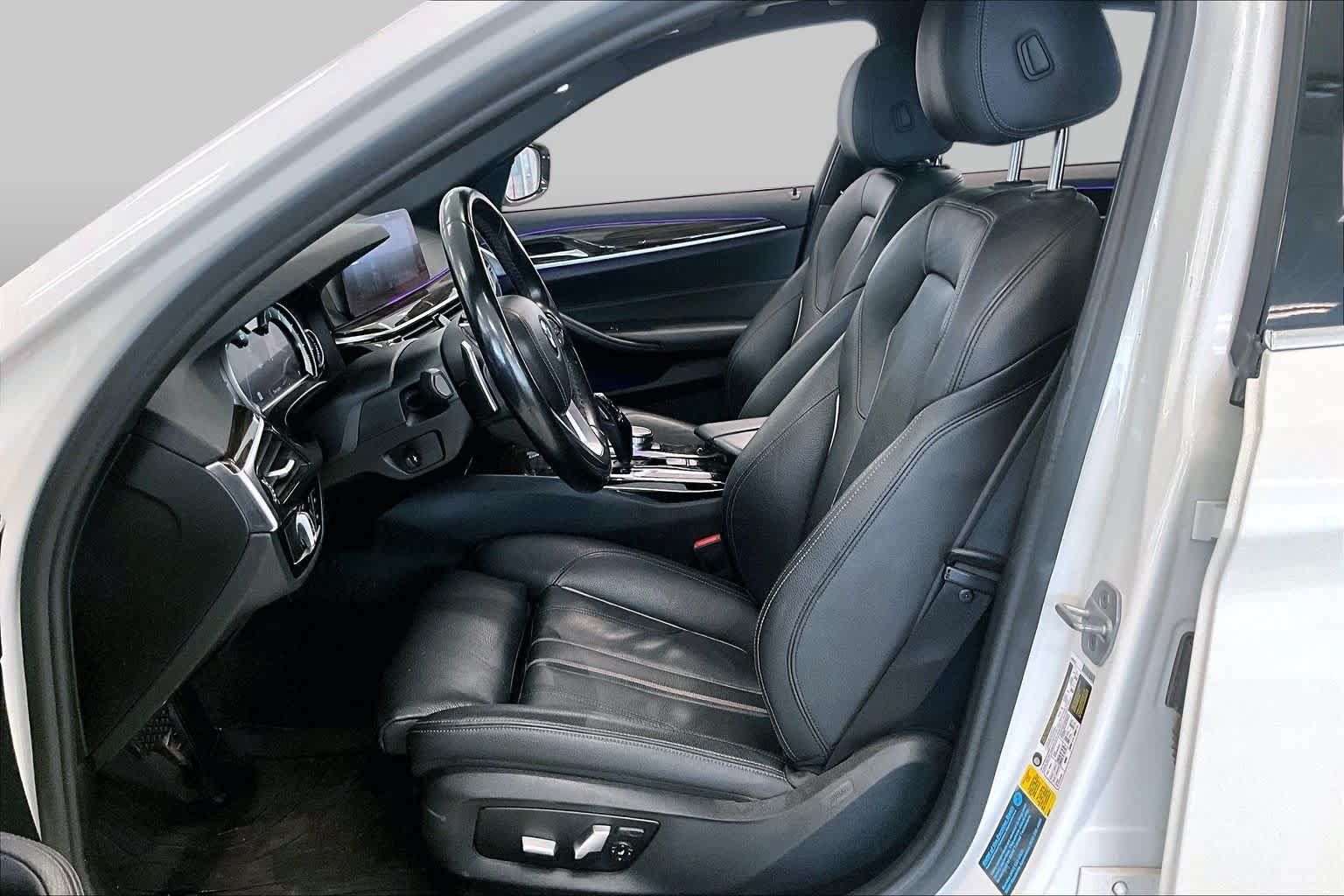 Used 2019 BMW 530i w/ Convenience Package RWD image 7