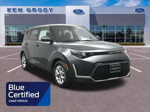 Used 2023 Kia Soul LX w/ Option Group 015 FWD image 1