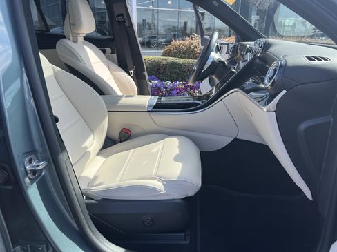 Certified 2025 Mercedes-Benz GLC 300 300 image 35