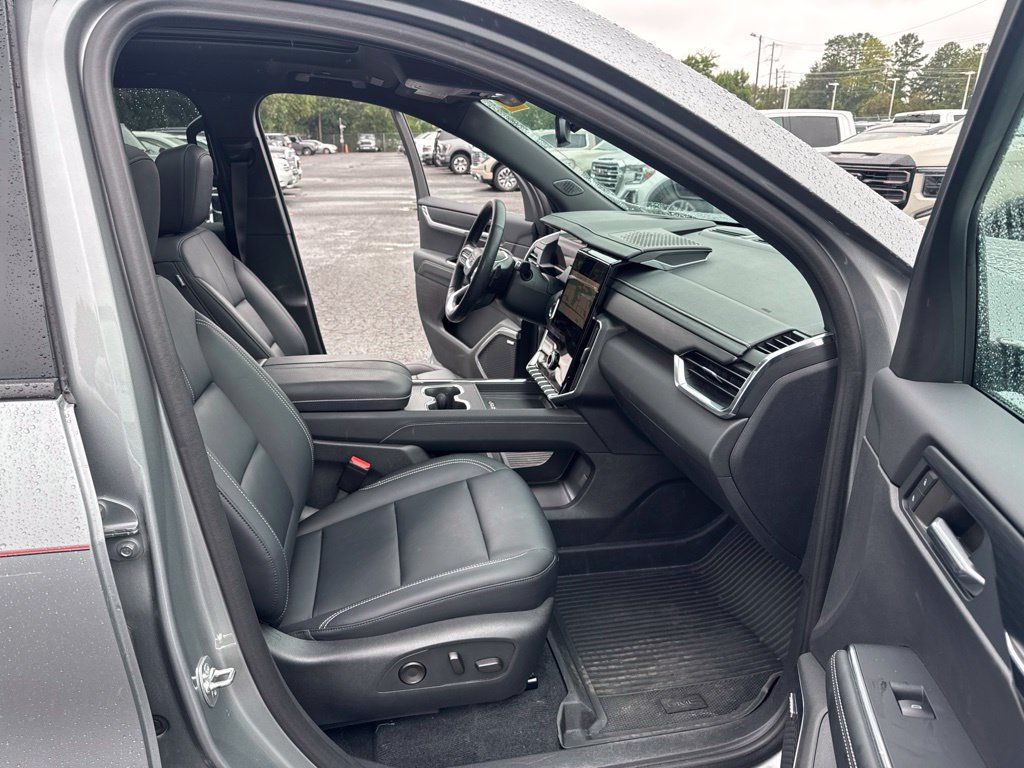 Used 2024 GMC Acadia Elevation w/ Luxury Package AWD/4WD image 14