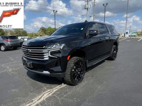 Used 2022 Chevrolet Suburban High Country AWD/4WD image 4