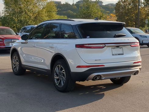 New 2026 Lincoln Corsair Premiere FWD image 5