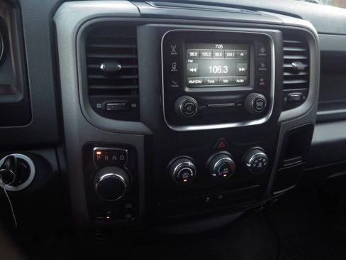 Used 2017 RAM 1500 Express AWD/4WD image 9