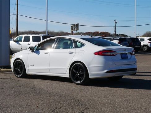 Used 2017 Ford Fusion SE image 5