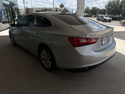 Used 2018 Chevrolet Malibu LT w/ Driver Confidence Package FWD image 14
