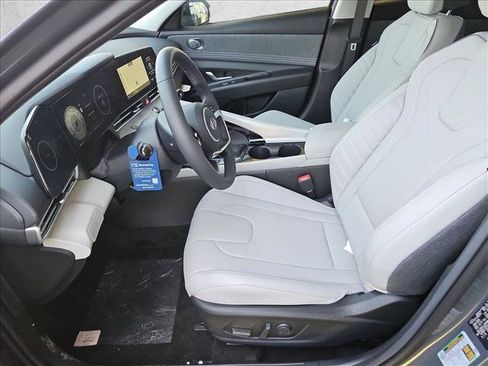 New 2026 Hyundai Elantra Limited FWD image 4