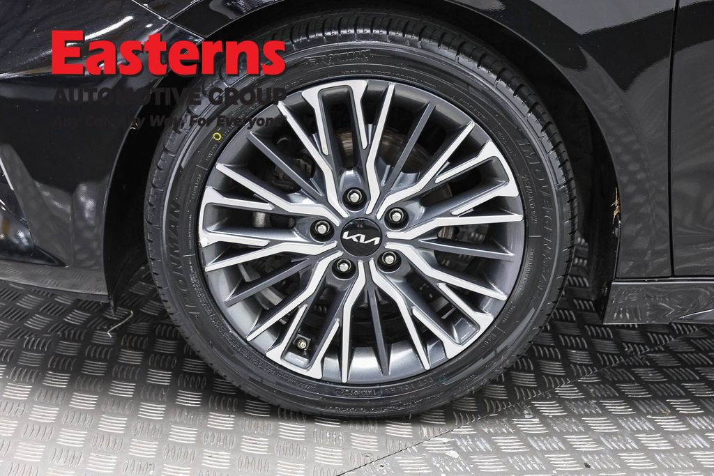 Used 2023 Kia Forte GT-Line w/ GT-Line Premium Package FWD image 34