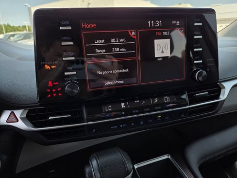 Used 2022 Toyota Sienna XLE FWD image 10