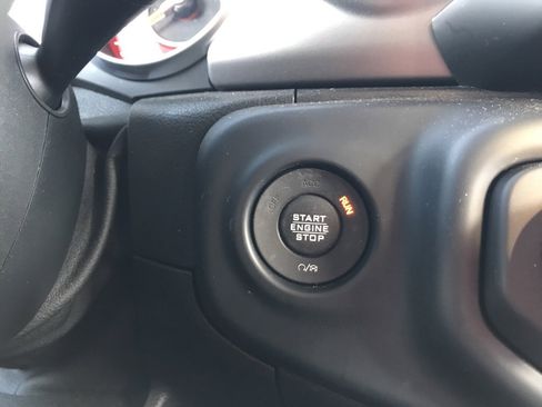 Used 2019 Jeep Wrangler Unlimited Sport S image 36