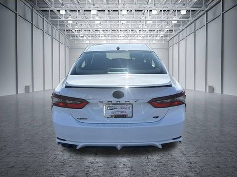 Used 2023 Toyota Camry SE w/ Convenience Package FWD image 4
