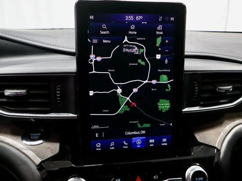 Certified 2022 Ford Explorer Platinum w/ Technology Package image 4