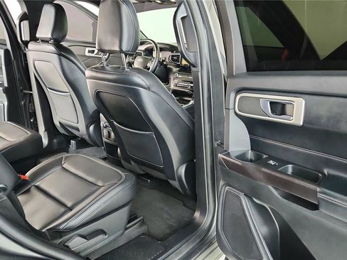 Used 2020 Ford Explorer XLT w/ Equipment Group 202A image 26
