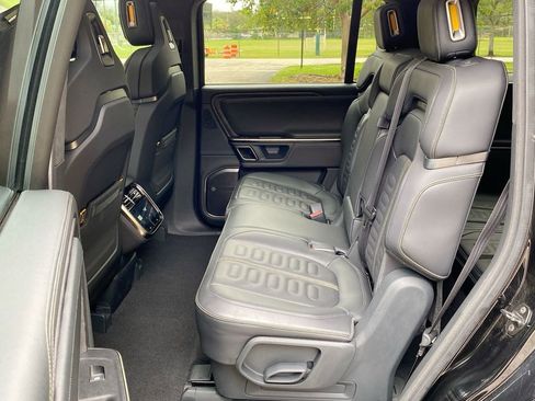 Used 2023 Rivian R1S Adventure image 39