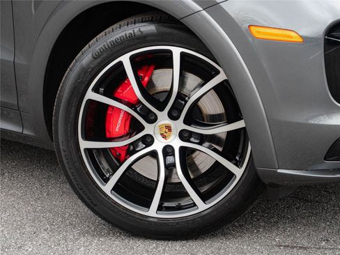 Certified 2023 Porsche Cayenne GTS AWD/4WD image 40