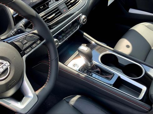 New 2025 Nissan Altima 2.5 SR w/ SR Premium Package image 8