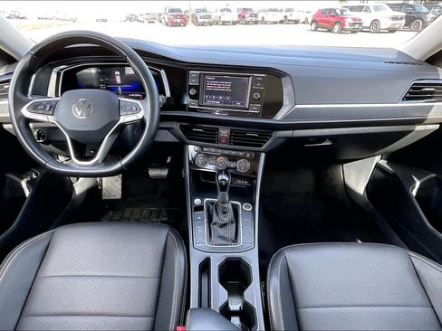 Used 2024 Volkswagen Jetta SE FWD image 14