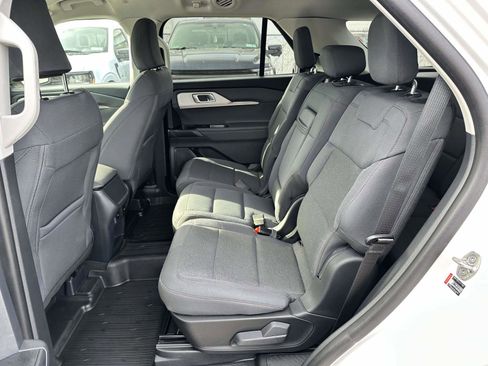 Used 2025 Ford Explorer Active image 13