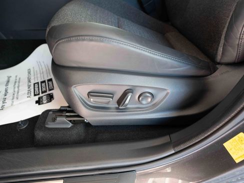 Certified 2023 Toyota Crown XLE image 13