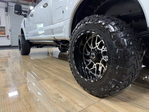 Used 2018 Ford F250 Platinum w/ Platinum Ultimate Package AWD/4WD image 9