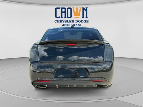 Used 2021 Chrysler 300 Touring L AWD/4WD image 4
