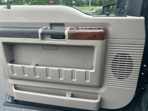 Used 2010 Ford F250 4x4 Crew Cab Super Duty image 22