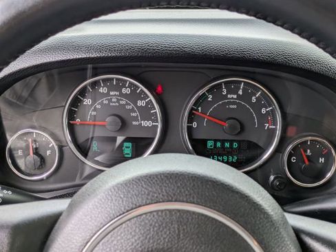 Used 2013 Jeep Wrangler Unlimited Sahara w/ Dual Top Group AWD/4WD image 12