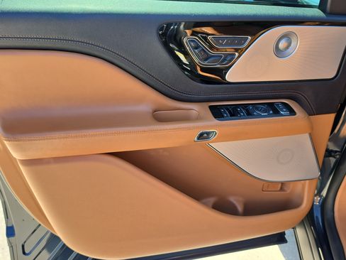 Used 2020 Lincoln Aviator Black Label Grand Touring w/ Class IV Trailer Tow Package AWD/4WD image 19