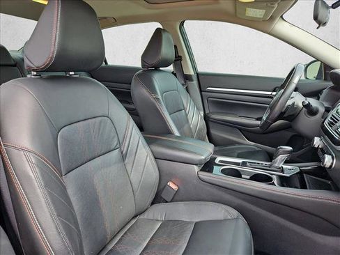 Used 2024 Nissan Altima 2.5 SR w/ SR Premium Package image 21