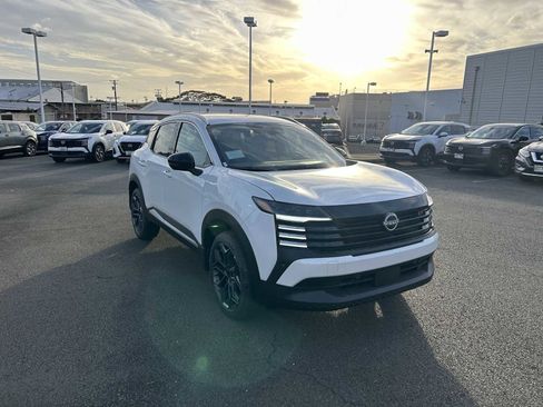 New 2026 Nissan Kicks SR image 2