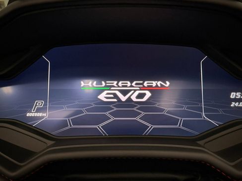 Used 2024 Lamborghini Huracan EVO image 30